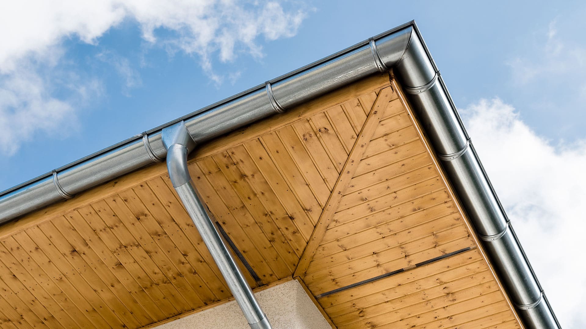 installation et réparation gouttière pour rénovation toiture Eure à Bernay